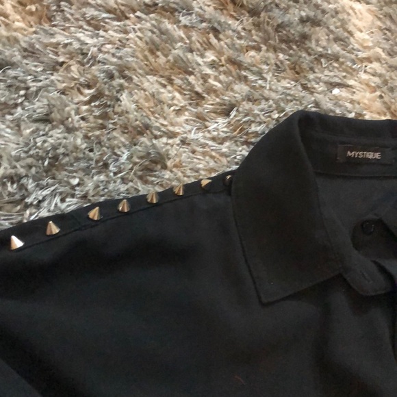 Silver studded top! - Picture 2 of 4